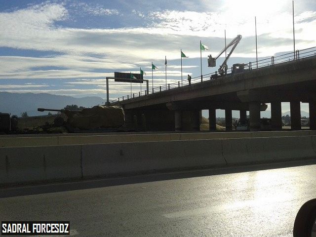 plz45_plz52_155mm_chinese-made_155mm_self-propelled_howitzer_highway_somewhere_in_algeria_forcesdz_blog_640_001