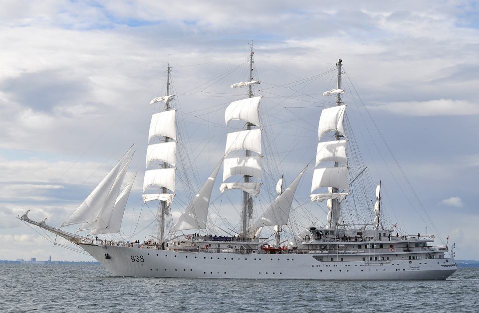 La armada de Argelia incorpora un buque-escuela